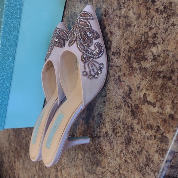 Blue By Betsy Johnson Blush Coset Embellished Heeled Wedding Mules size 7.5 - Picture 5 of 16